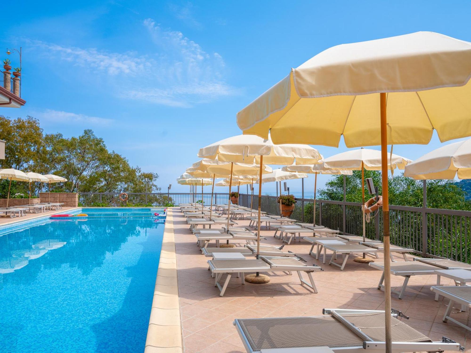 Hotel Antares Letojanni Dış mekan fotoğraf