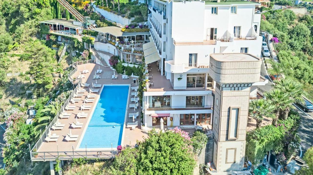 Hotel Antares Letojanni Dış mekan fotoğraf